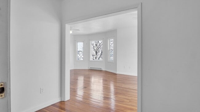 Building Photo - 1442 Main St