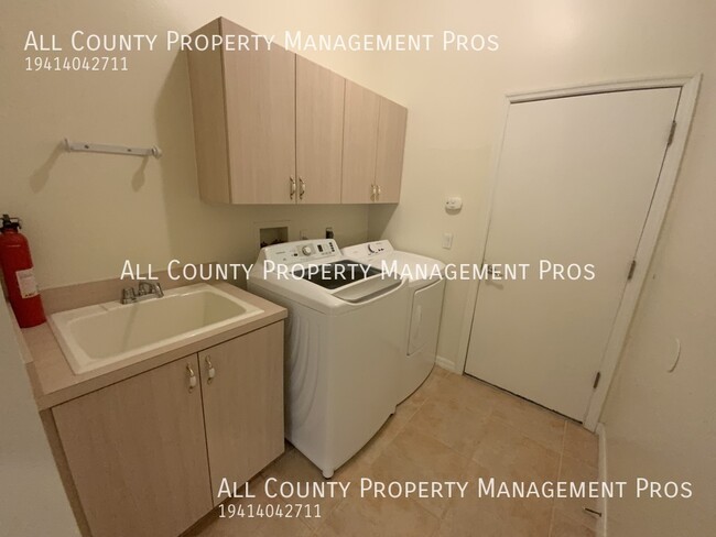 Building Photo - 5112 Far Oak Cir