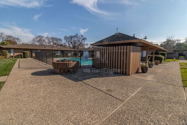 Building Photo - 1077 Rivara Rd