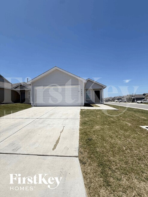 Building Photo - 2402 Double Oak Dr