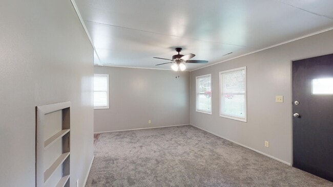 Building Photo - 3 bed close to Belt and 36 Hwy