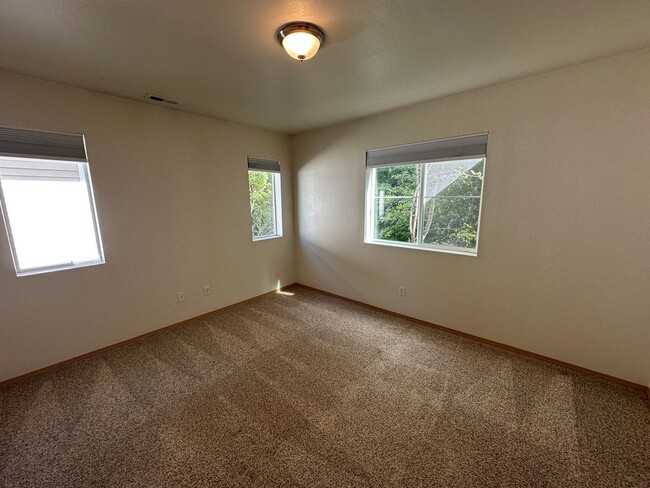 Building Photo - 2523 Evans Ct