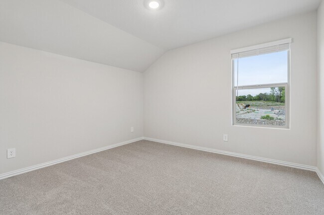 Building Photo - 702 Dotty Dr