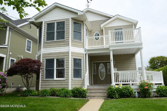 Building Photo - 508 6th Ave
