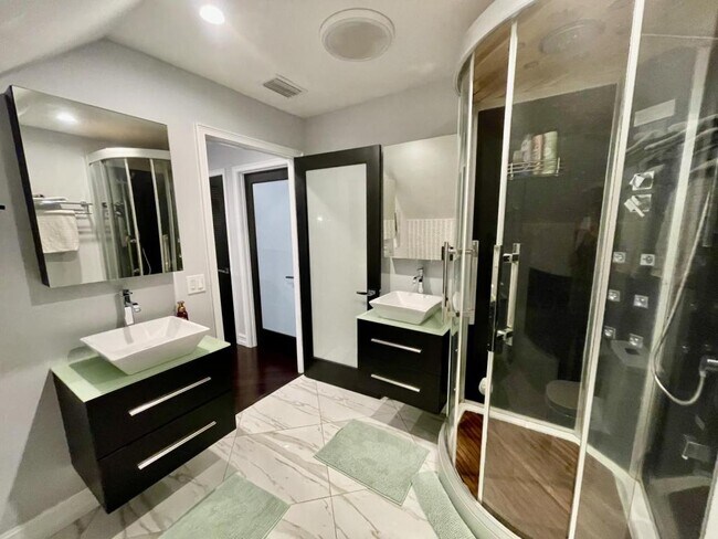 Building Photo - 505 Silver Beach Ave