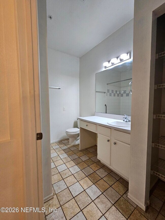 Building Photo - 13810 Sutton Park Dr N