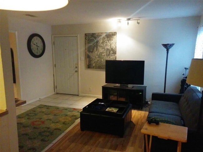 Building Photo - 2708 S 1st St