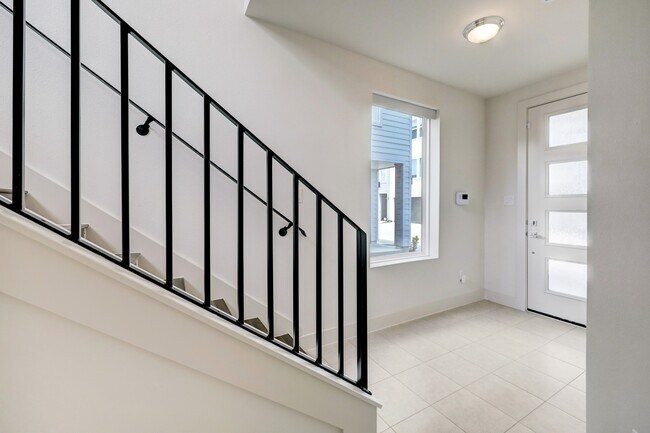 Building Photo - 4813 Martin Oaks Ln