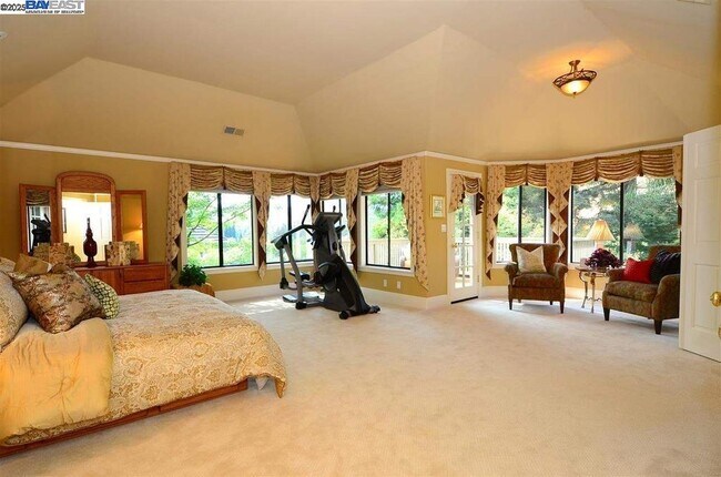 Building Photo - 5045 Blackhawk Dr