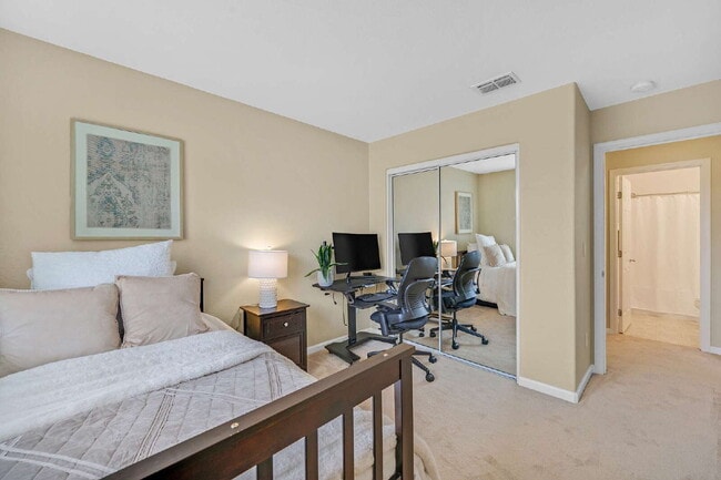 Building Photo - Corner Unit Condo with Vineyard Views – 2 Bed, 2 Bath – Quiet, Private, and Convenient!