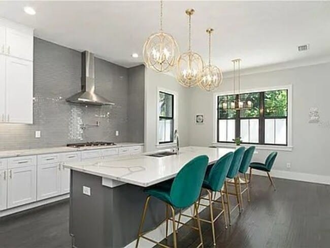 Building Photo - Exquisite 4-Bed, 5.5-Bath Executive Retrea...