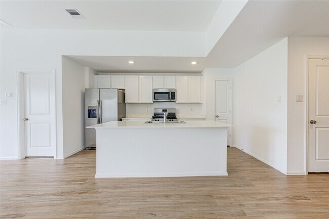 Building Photo - 3418 Spanish Oak Ln
