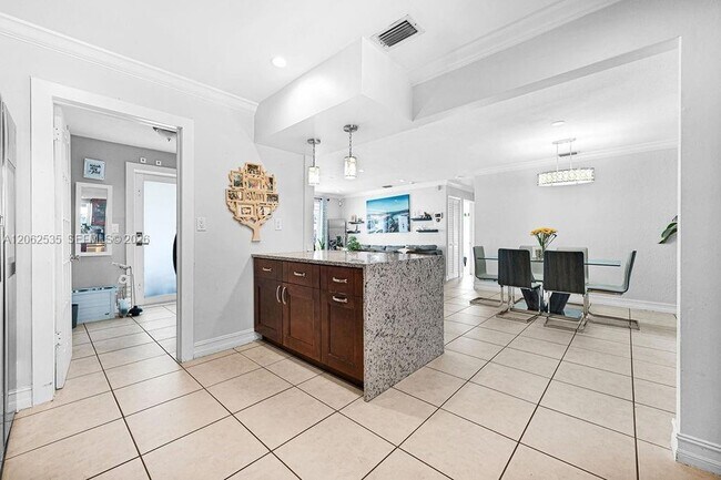 Building Photo - 740 N 73rd Ave