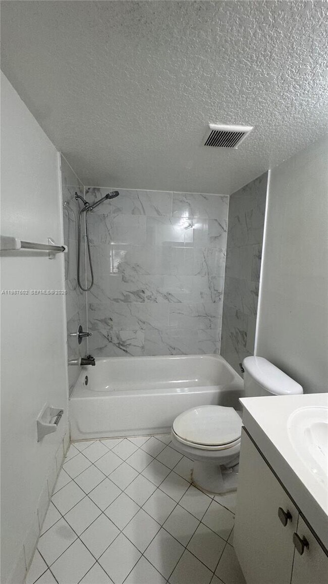 Building Photo - 1260 SE 31st Ct