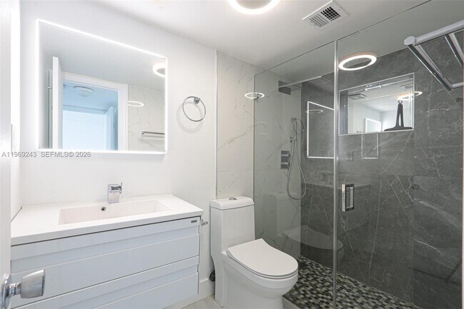 Building Photo - 6801 Indian Creek Dr