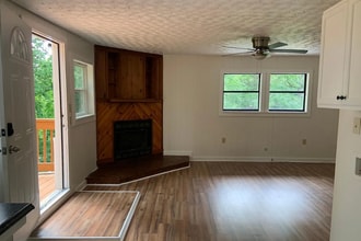 Building Photo - 407 Pless Rd