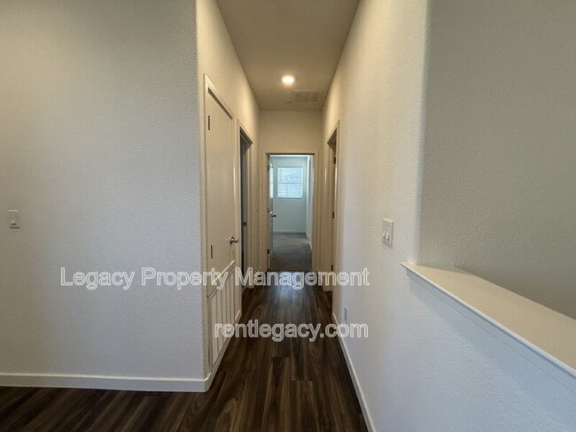 Building Photo - 3998 E Commerce Way