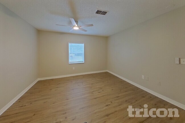 Building Photo - 5360 Alhambra Way S