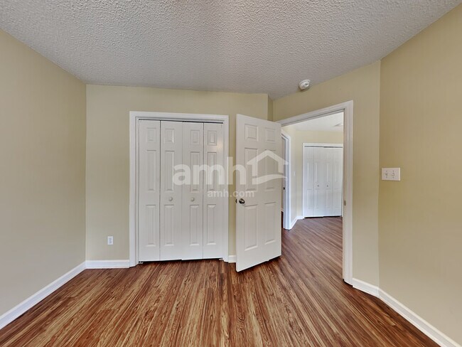 Building Photo - 9308 Leslieshire Dr