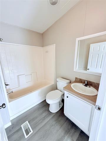 Building Photo - 6100 Preston Rd