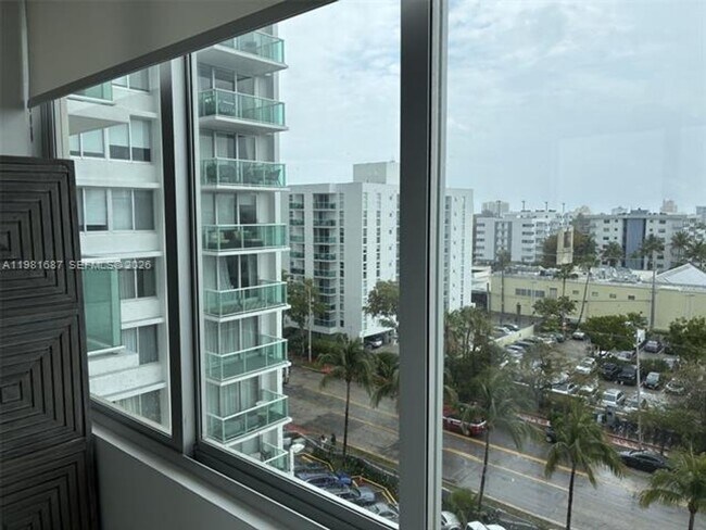 Building Photo - 1000 West Ave