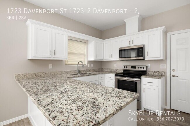 Building Photo - 1723 Davenport St