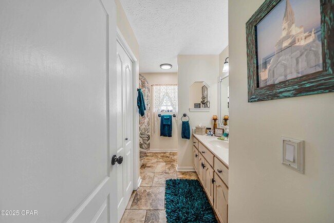 Building Photo - 625 Amberjack Dr