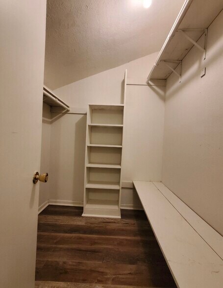 Building Photo - 7455 Calder Ave