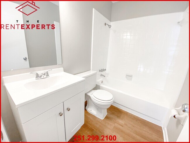 Building Photo - 1075 Seven Hills Curve S