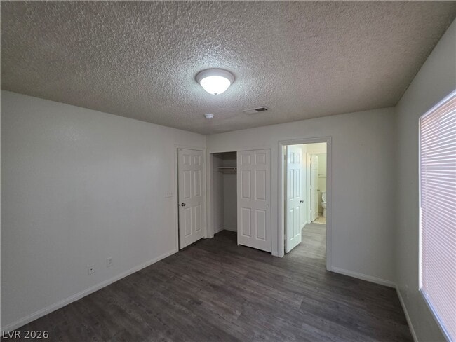 Building Photo - 6561 Avon Ct