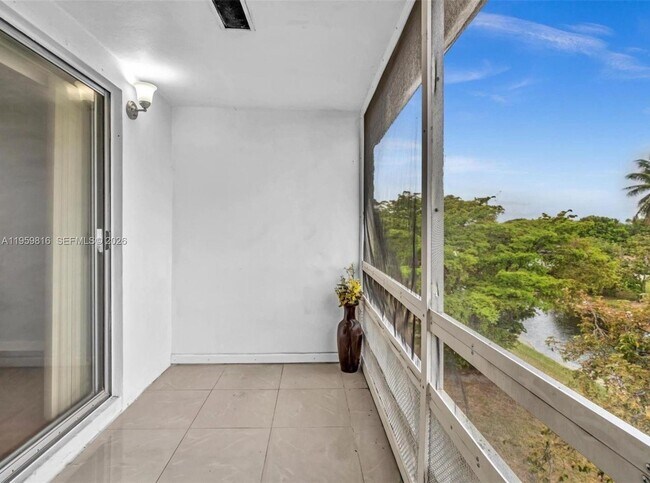 Building Photo - 4731 NW 10th Ct