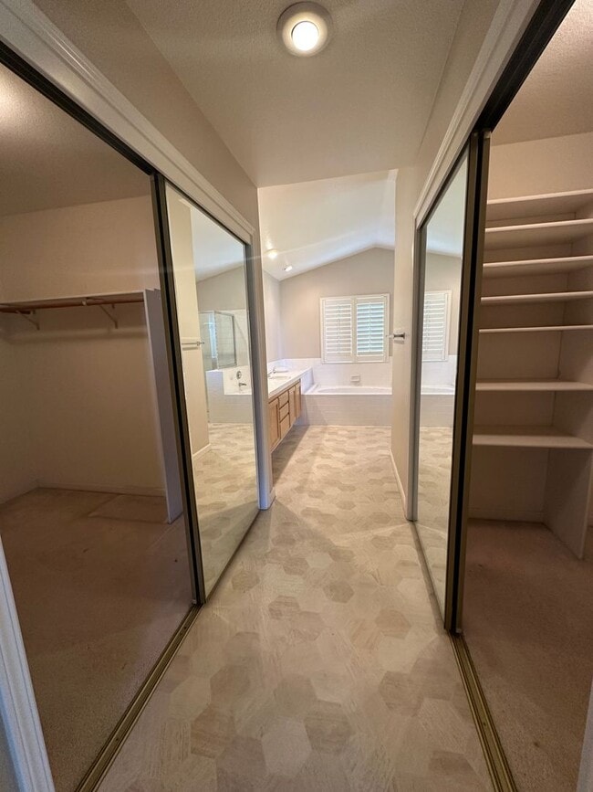 Building Photo - 4 BR/3BA Home in Laurel Creek with Park-Li...