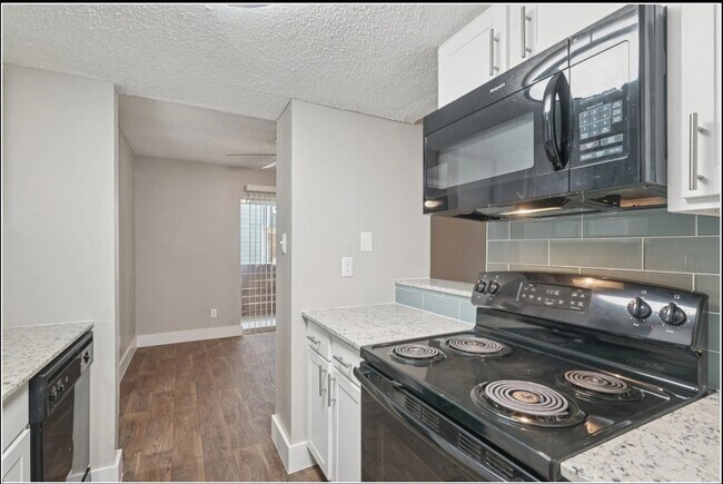 Building Photo - 3900 Investor Dr