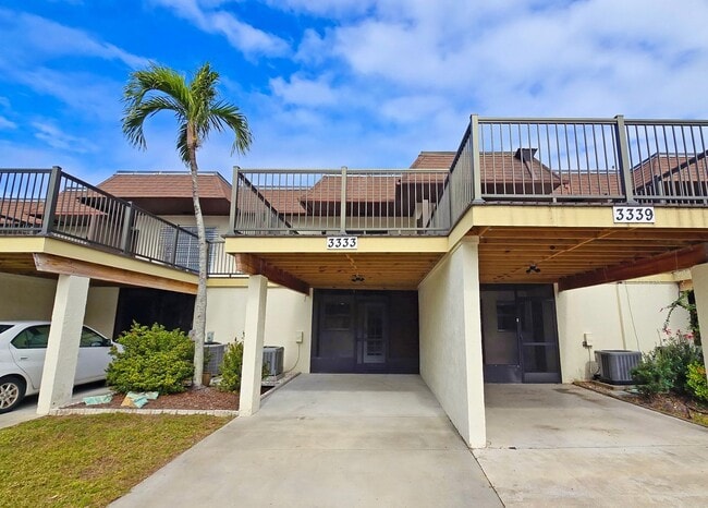Primary Photo - 2 BR/ 2.5 BA Townhome in Gated Community w...