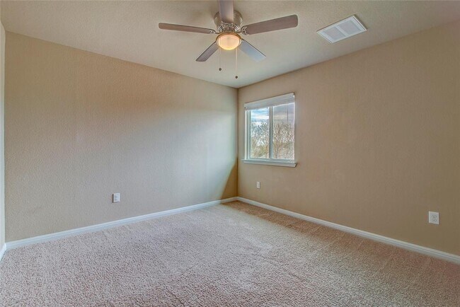 Building Photo - 225 Deep Creek Dr