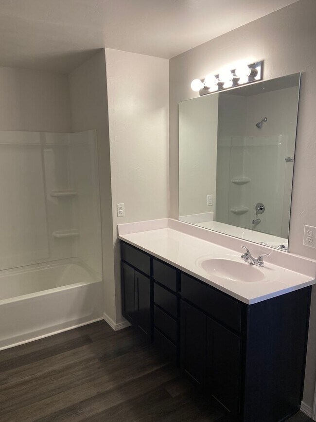 Building Photo - *Pre-leasing* Three Bedroom | Two Bathroom...