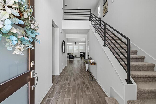 Building Photo - 9105 Garnet Dr