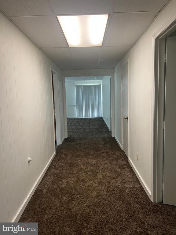 Building Photo - 103 Thompson Ln