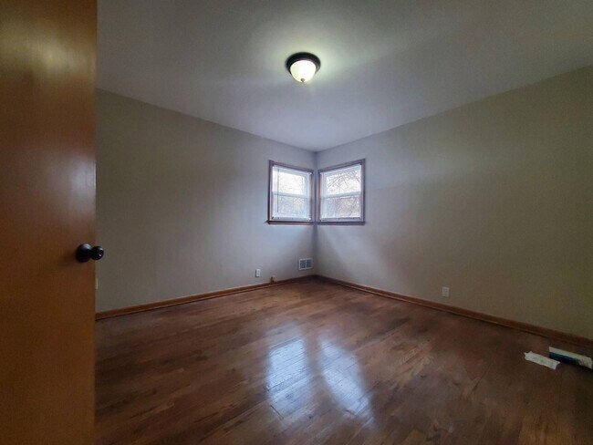 Building Photo - 4052 N 85th St