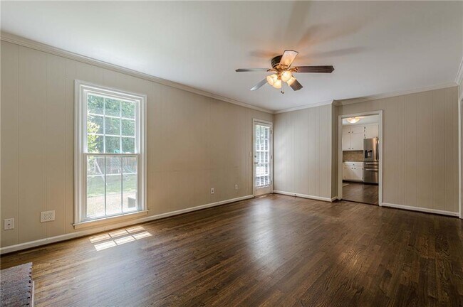 Building Photo - 385 Stonebridge Trail