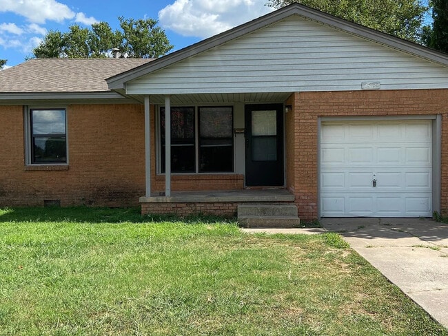 Primary Photo - 822 Denison Dr