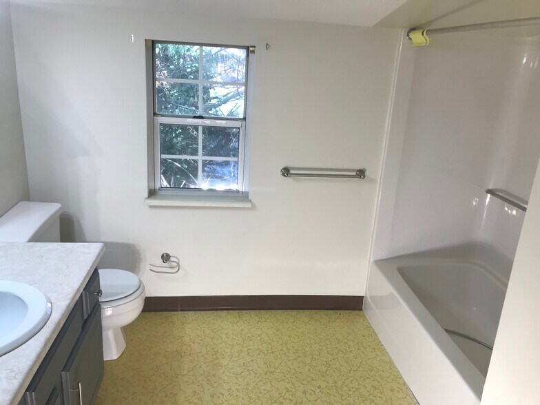 Building Photo - 64 Debra Ln