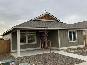 Building Photo - New Home for Lease! 3br 3ba