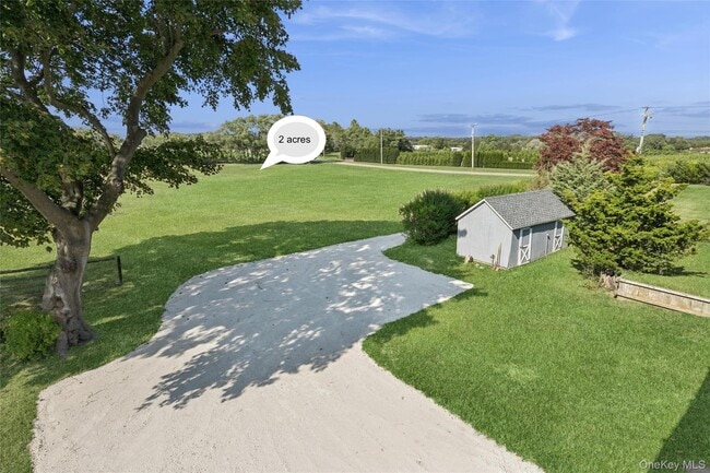 Building Photo - 335 Herricks Ln