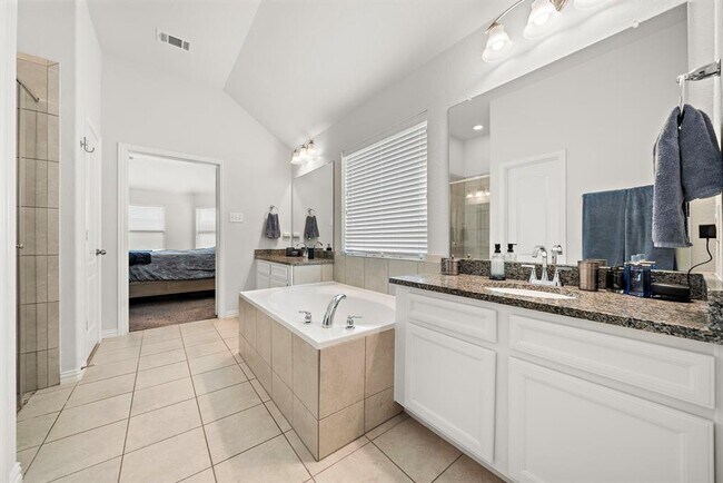 Building Photo - 23706 Via Viale Dr