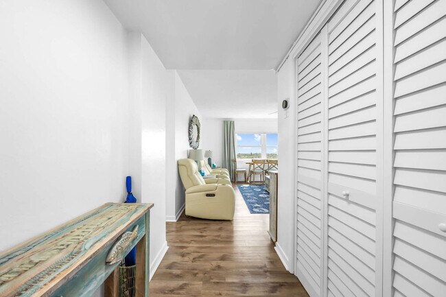Building Photo - 205 Jimmy Buffett Mem Hwy