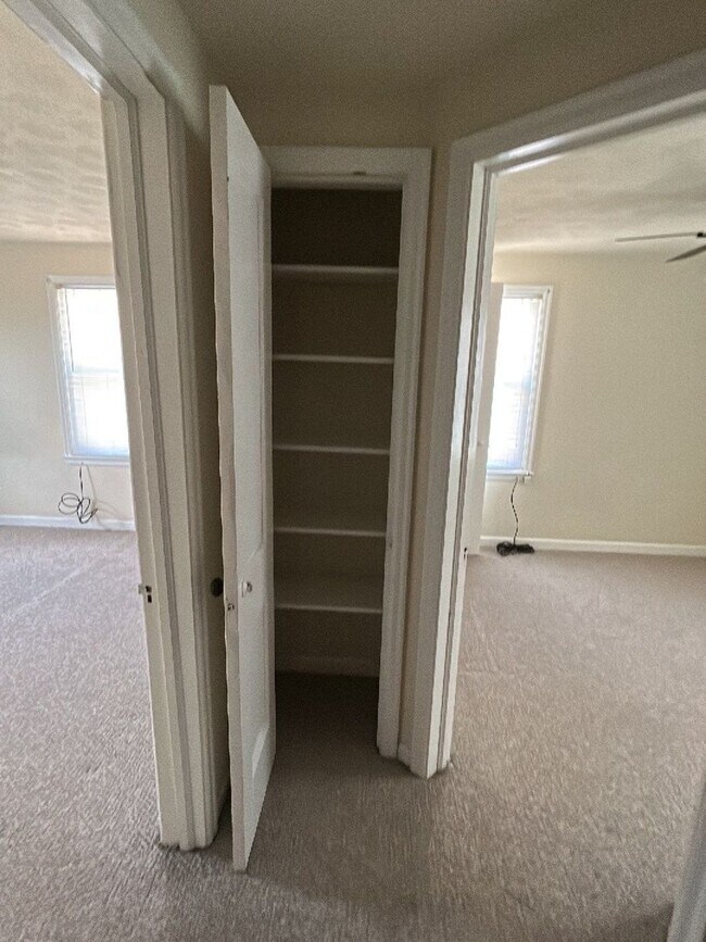 Building Photo - 2017 Elmwood Ave