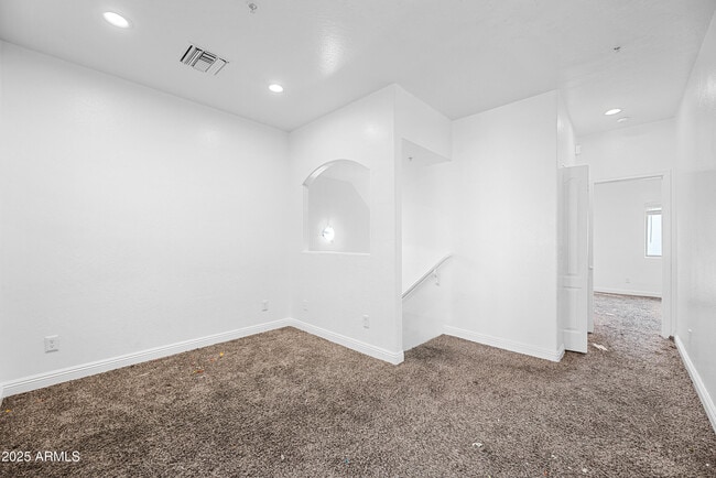 Building Photo - 4608 W Maryland Ave