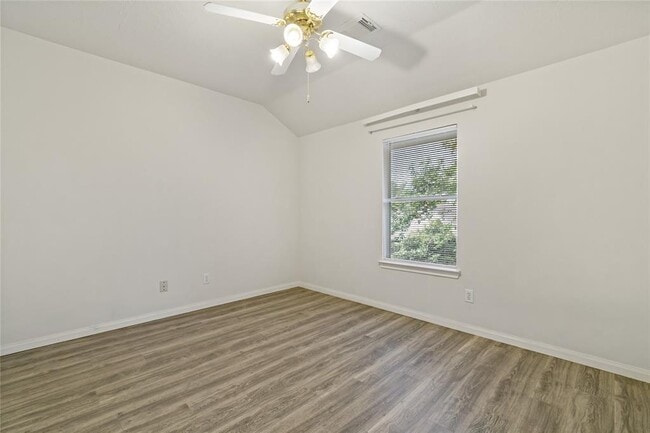 Building Photo - 1010 Sussex Trail