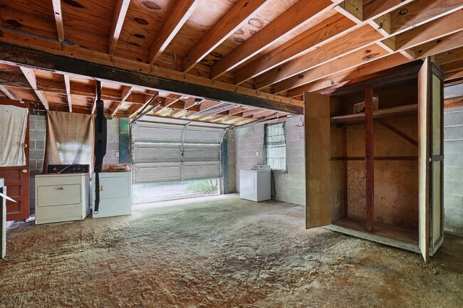 Building Photo - 615 Macon St